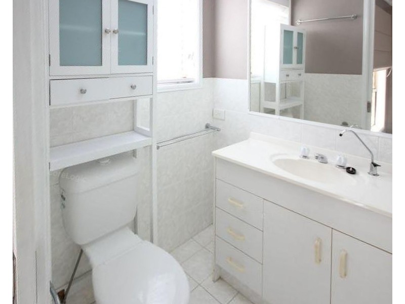 1/11 Jenaya Place, Labrador QLD 4215