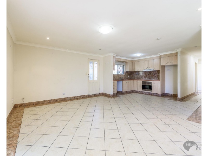 8 Clayton Street, Labrador QLD 4215