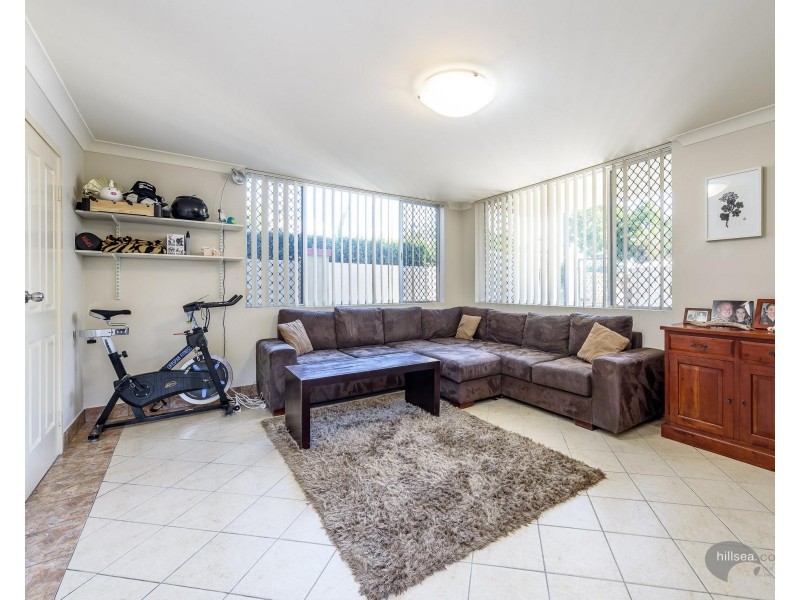 8 Clayton Street, Labrador QLD 4215