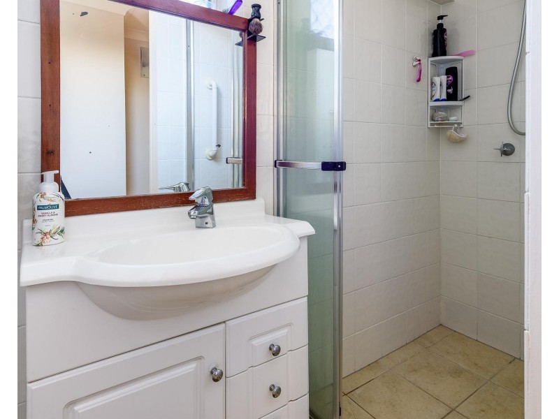 8 Clayton Street, Labrador QLD 4215