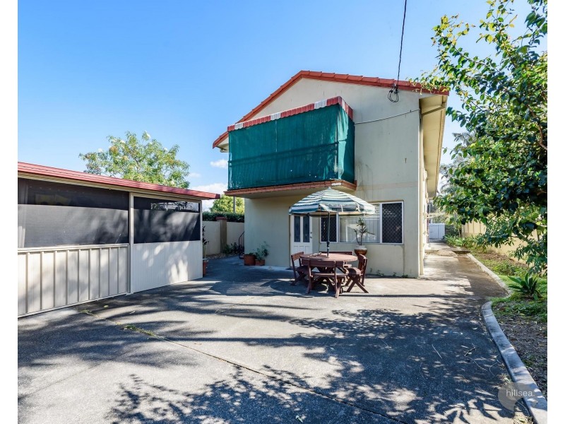 8 Clayton Street, Labrador QLD 4215