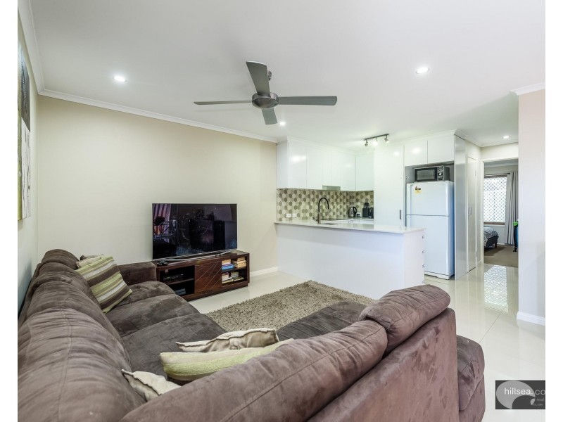 2/19 Hentdale Court, Labrador QLD 4215