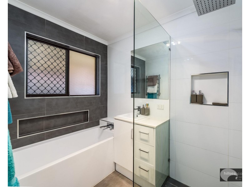 2/19 Hentdale Court, Labrador QLD 4215