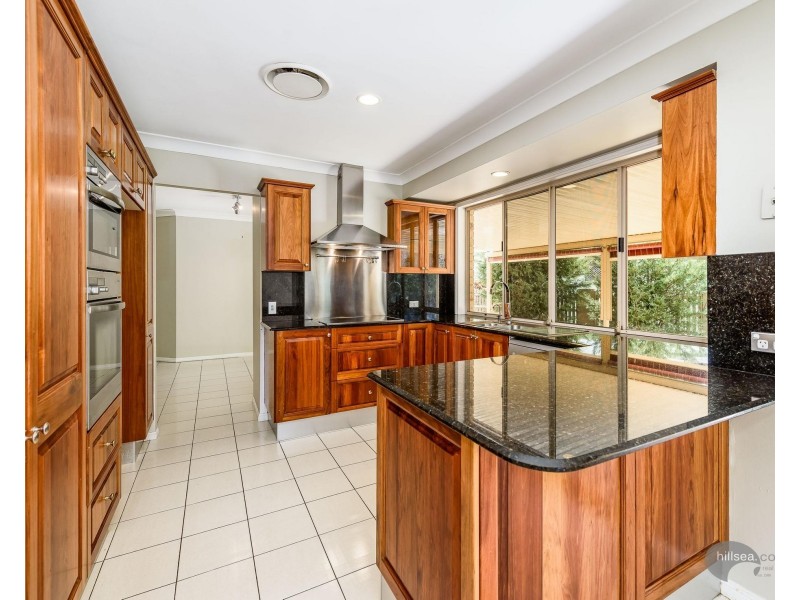 39 Dromana Crescent, Helensvale QLD 4212