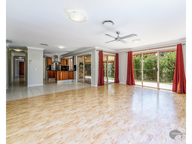 39 Dromana Crescent, Helensvale QLD 4212