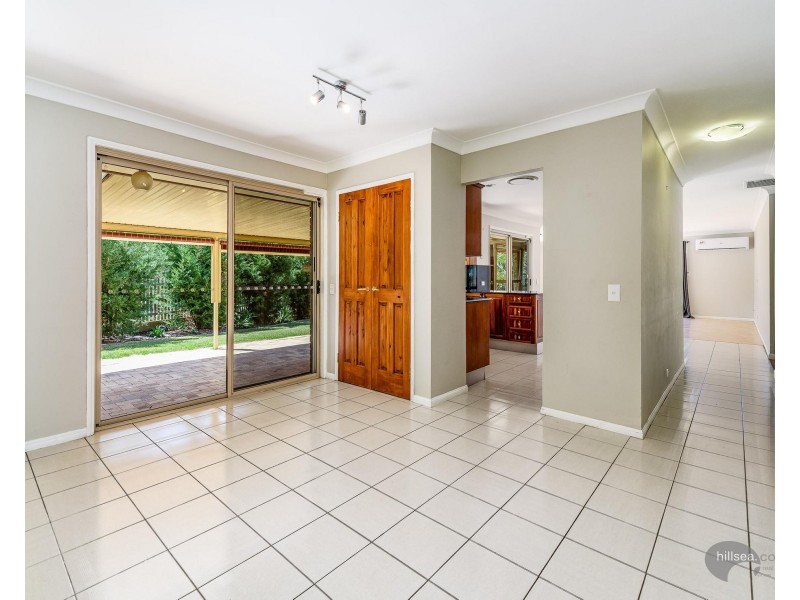 39 Dromana Crescent, Helensvale QLD 4212