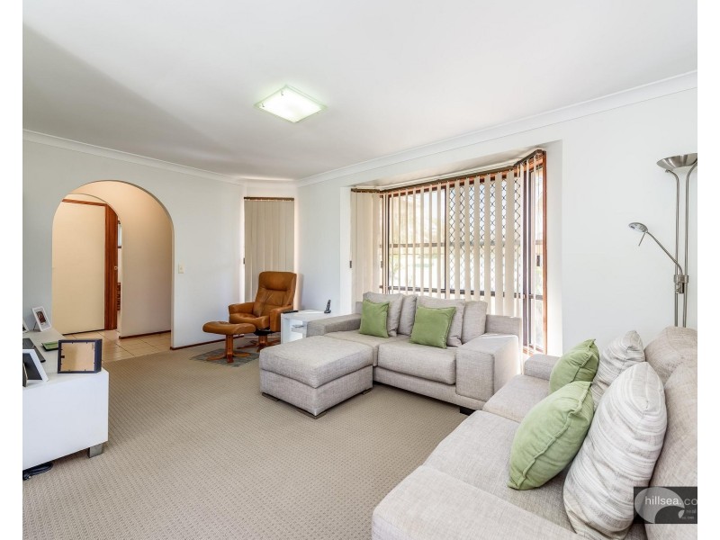 2 Essendon Close, Arundel QLD 4214