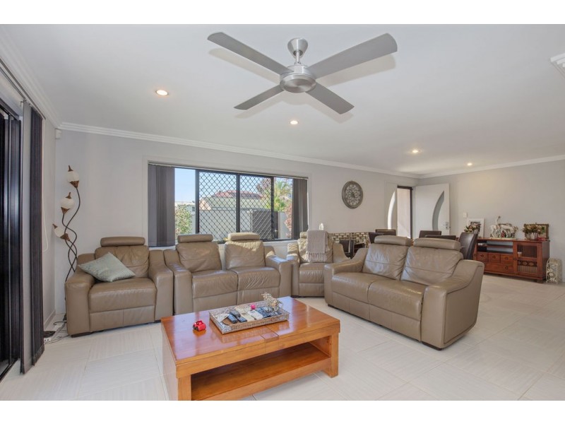 2 The Glade, Labrador QLD 4215