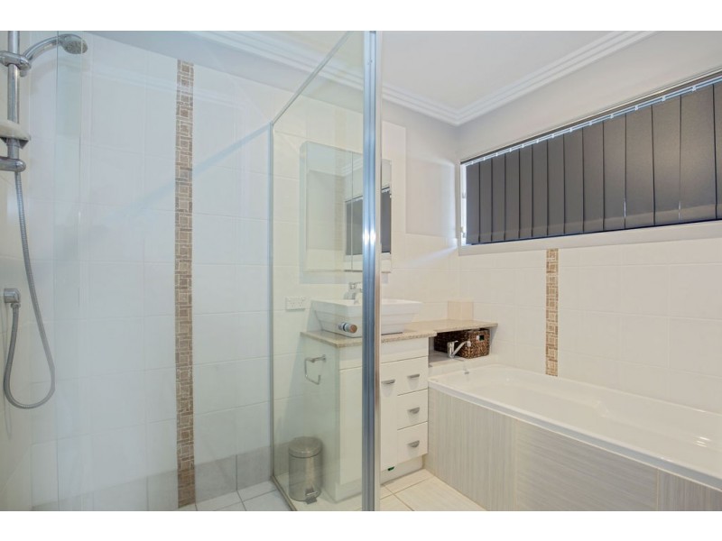 2 The Glade, Labrador QLD 4215