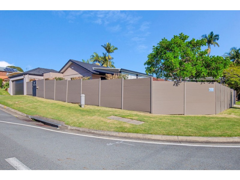 2 The Glade, Labrador QLD 4215