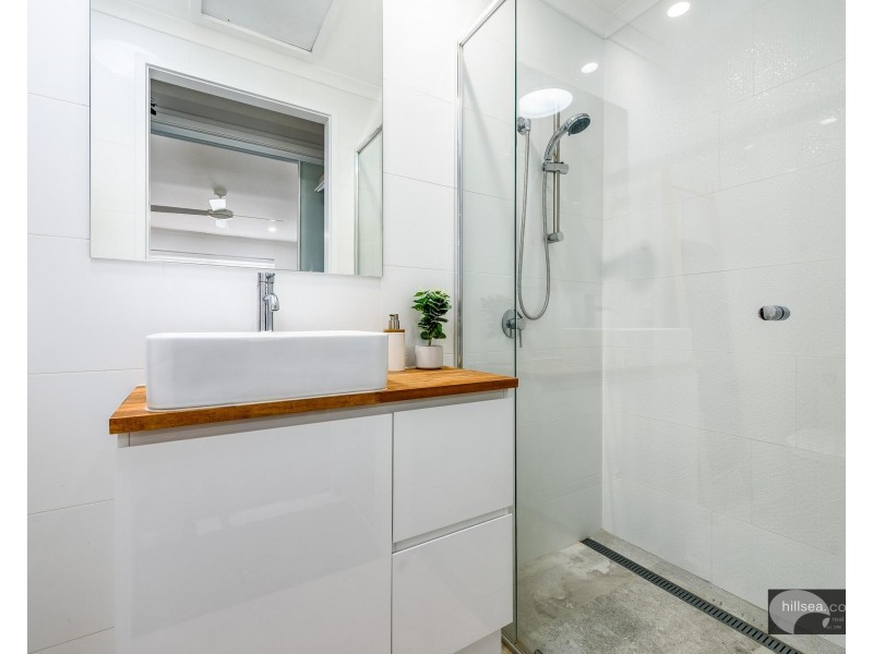 1/12 Telopea Street, Labrador QLD 4215