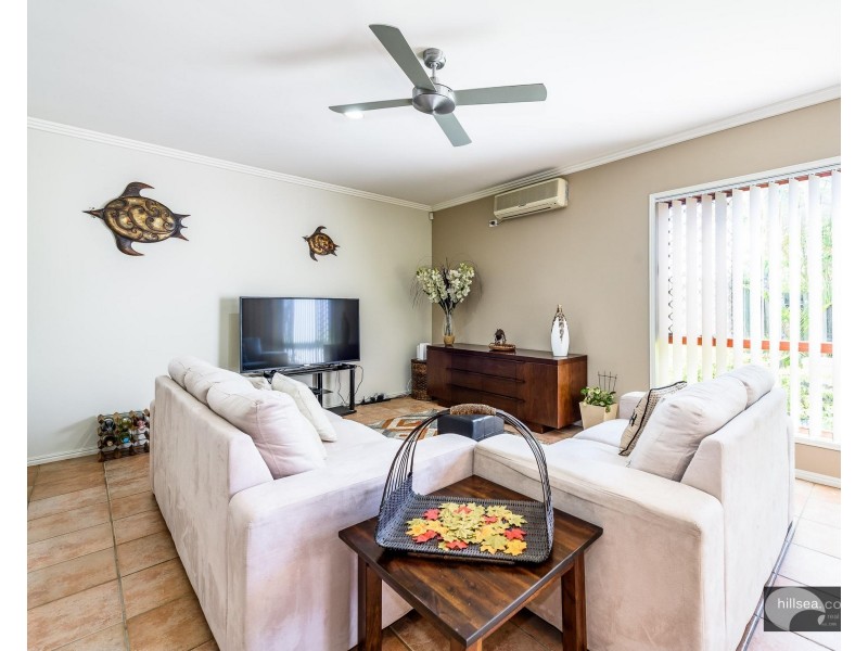 8 Daintree Drive, Parkwood QLD 4214