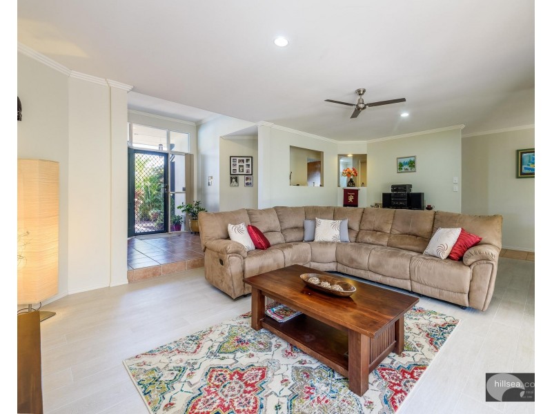 8 Daintree Drive, Parkwood QLD 4214