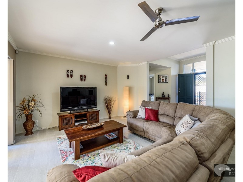 8 Daintree Drive, Parkwood QLD 4214