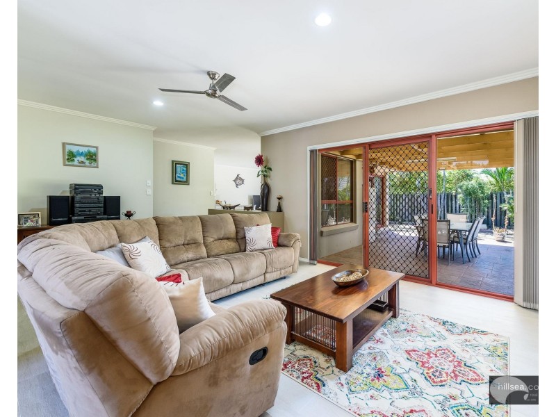 8 Daintree Drive, Parkwood QLD 4214