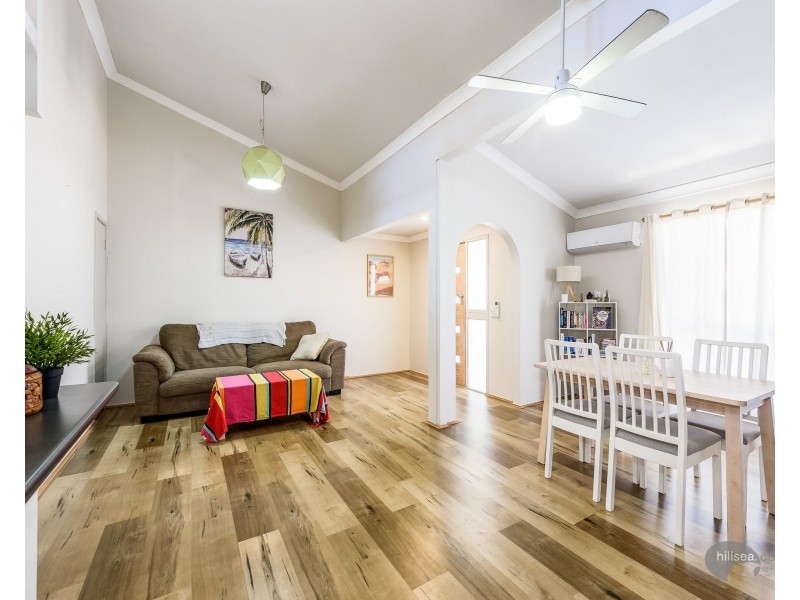 8/71 Olsen Avenue, Labrador QLD 4215