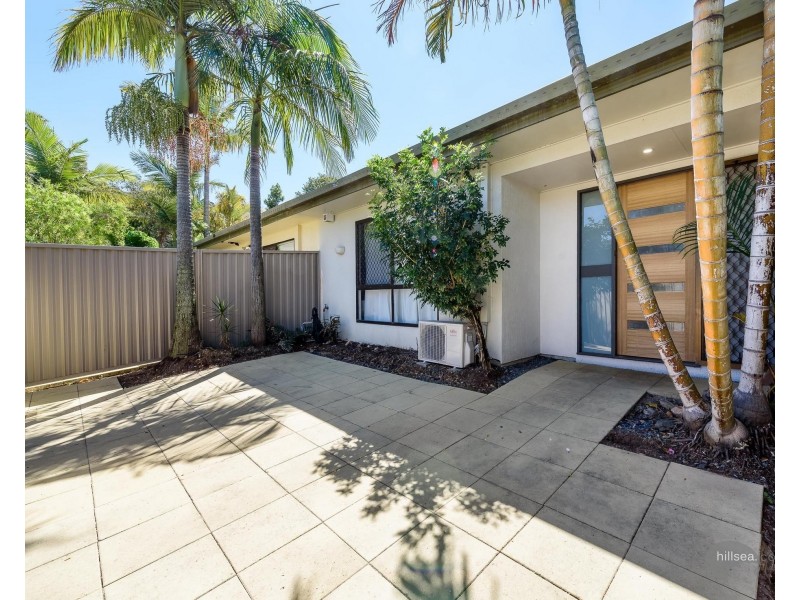 8/71 Olsen Avenue, Labrador QLD 4215