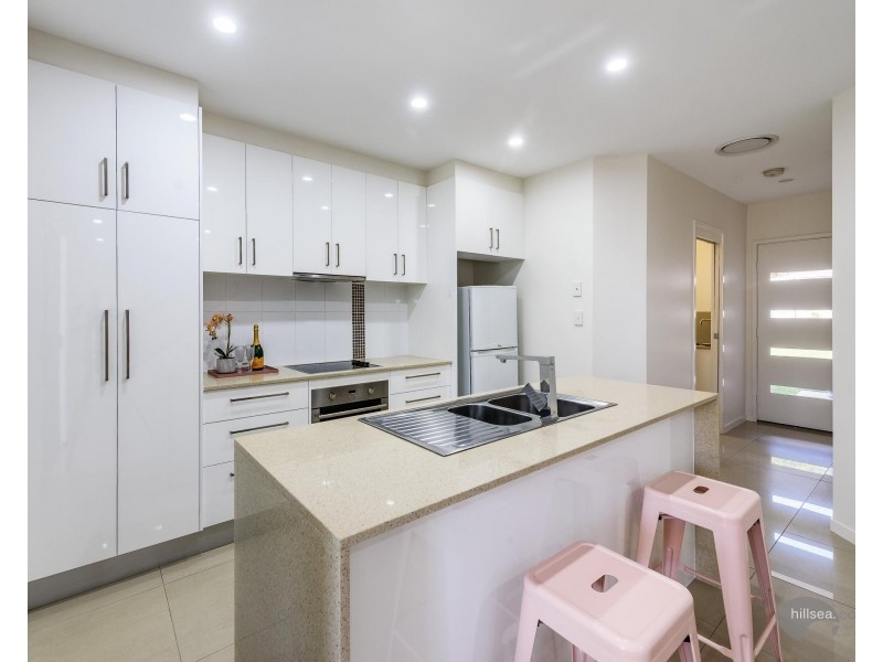 1/7 Penrock Parade, Labrador QLD 4215