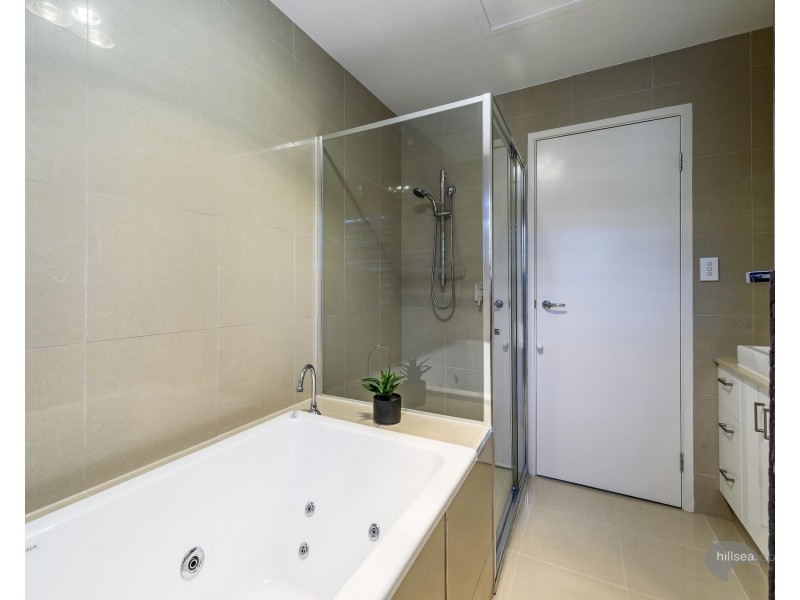 1/7 Penrock Parade, Labrador QLD 4215