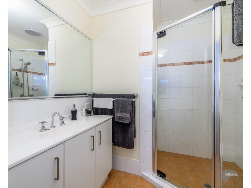 4/15 Harley Street, Labrador QLD 4215