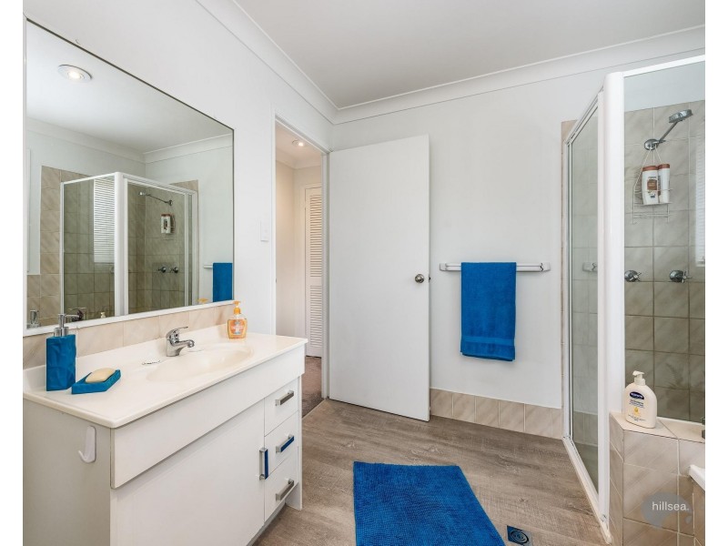 1/10 Riccarton Place, Labrador QLD 4215
