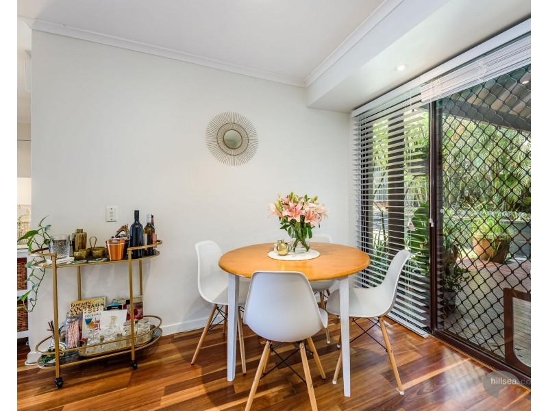 2/30 Botanical Drive, Labrador QLD 4215