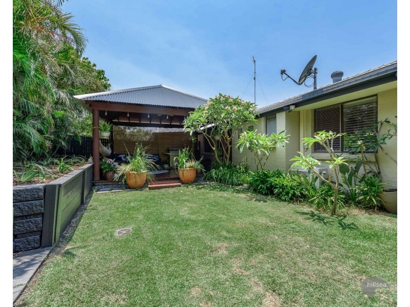 2/30 Botanical Drive, Labrador QLD 4215