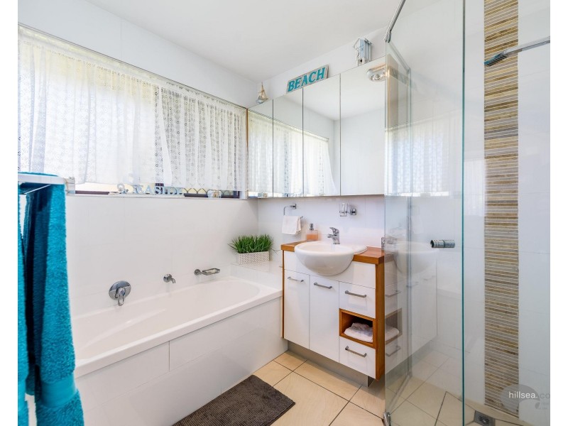 1/3 Orkney Place, Labrador QLD 4215