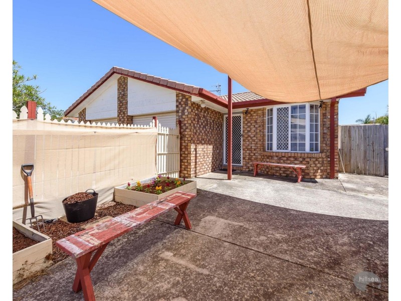 2/6 Kenny Drive, Labrador QLD 4215