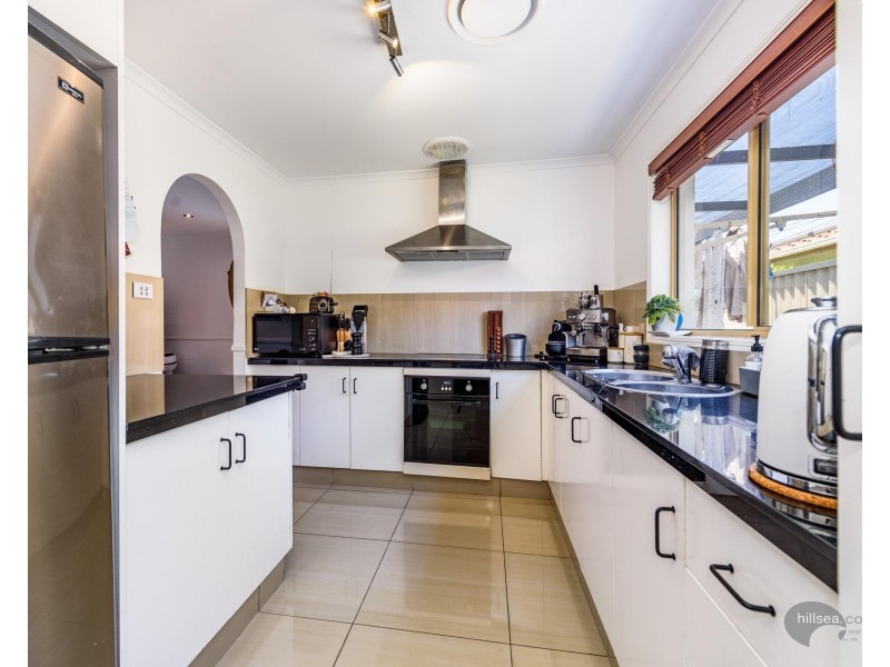 1/5 Avi Court, Labrador QLD 4215