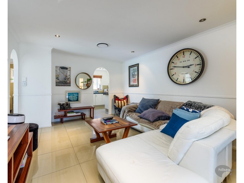 1/5 Avi Court, Labrador QLD 4215