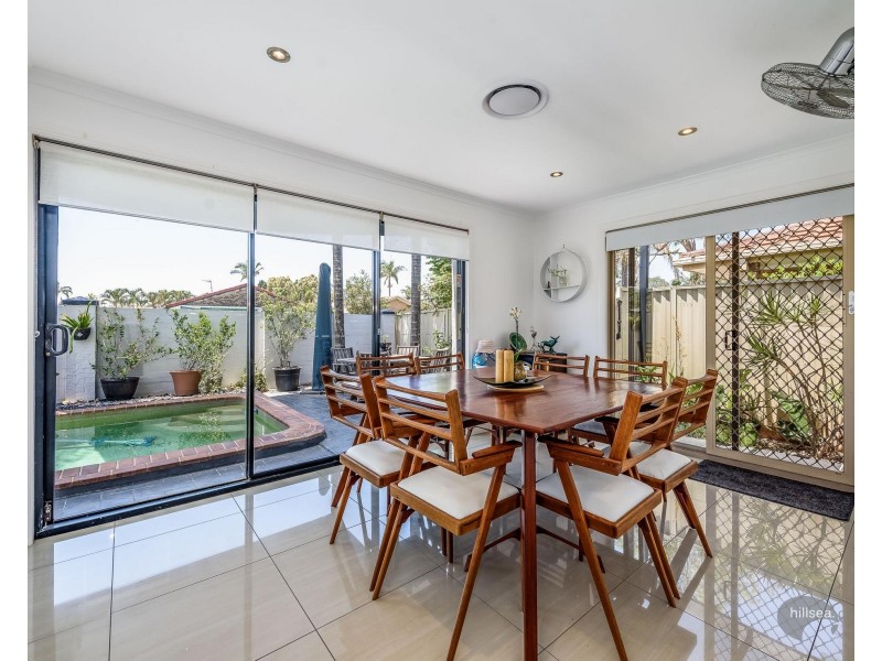 1/5 Avi Court, Labrador QLD 4215