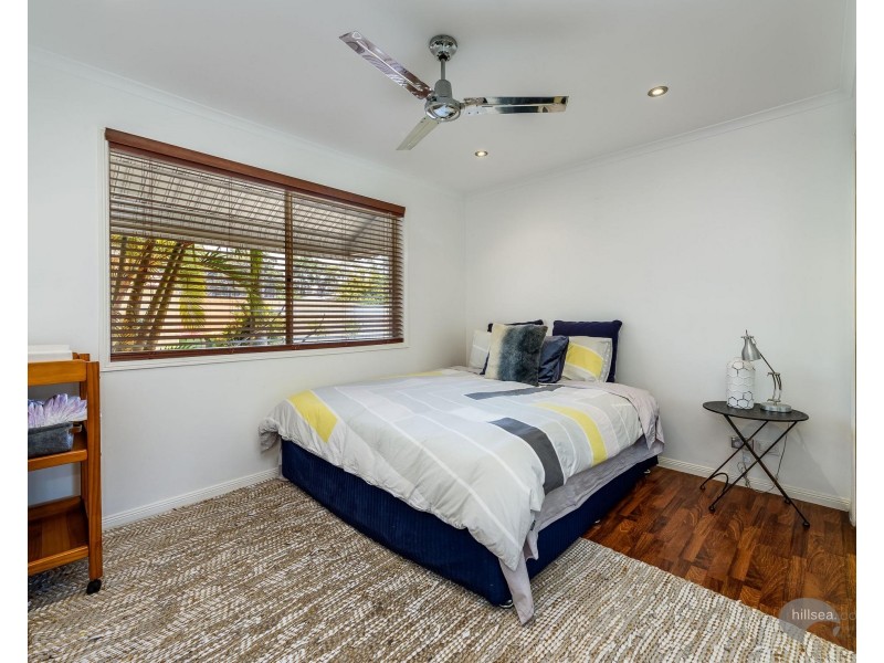1/5 Avi Court, Labrador QLD 4215