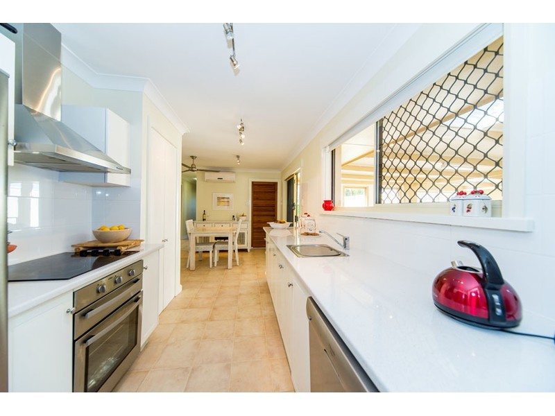 9 Mulkarra Street, Biggera Waters QLD 4216