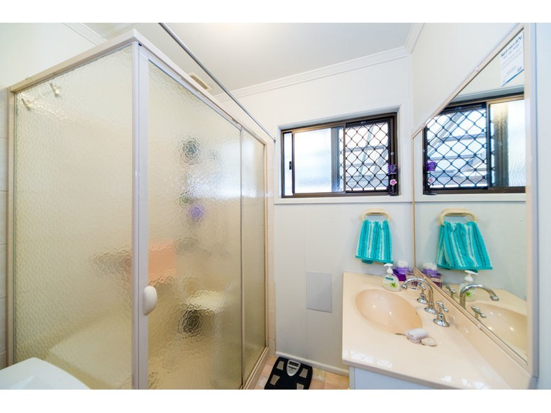 5 Brookside Road, Labrador QLD 4215