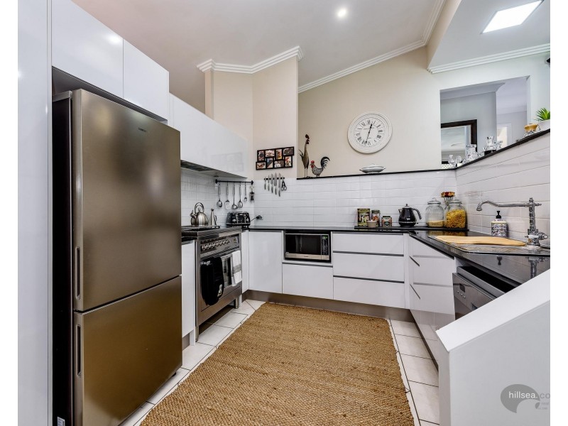 18 Tiger Drive, Arundel QLD 4214