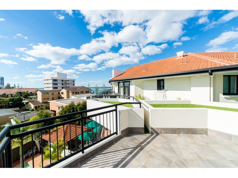 32/452 Marine Parade, Biggera Waters QLD 4216