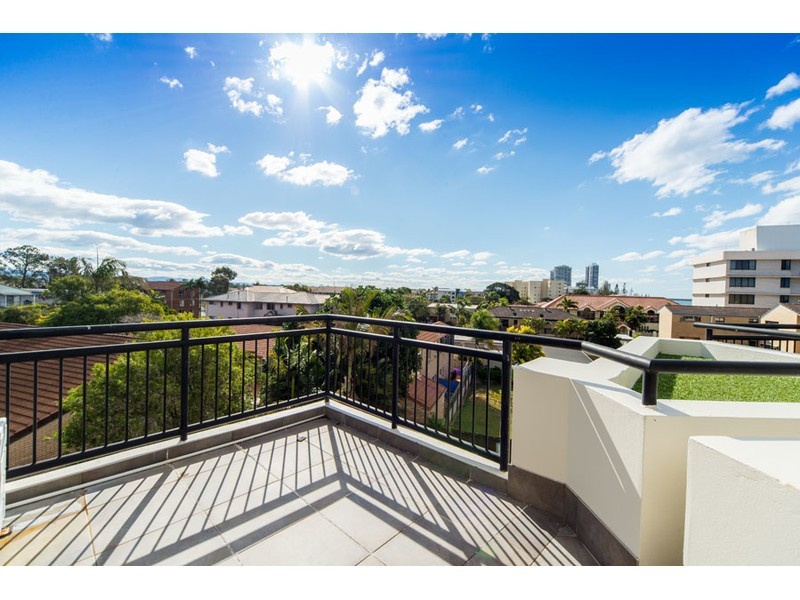 32/452 Marine Parade, Biggera Waters QLD 4216