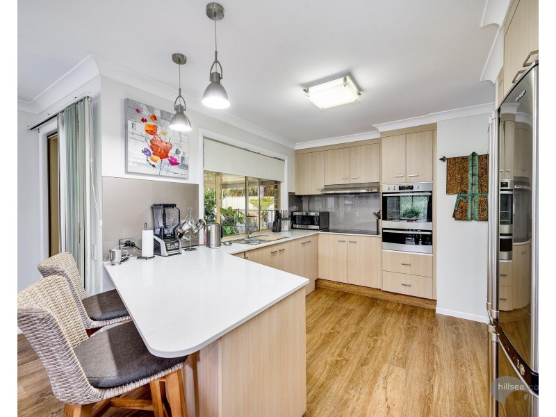 17 Hazeltine Place, Parkwood QLD 4214