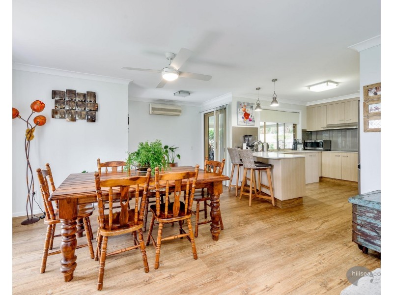 17 Hazeltine Place, Parkwood QLD 4214