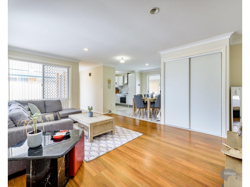 2/12 Coventry Court, Labrador QLD 4215