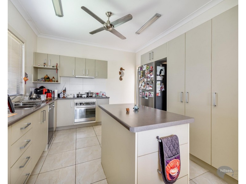 9 Third Avenue, Labrador QLD 4215