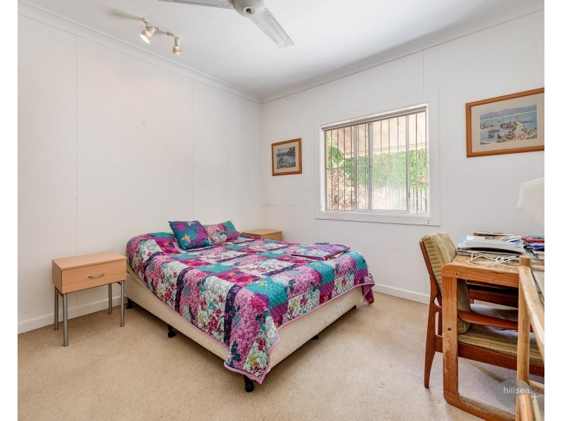 9 Third Avenue, Labrador QLD 4215