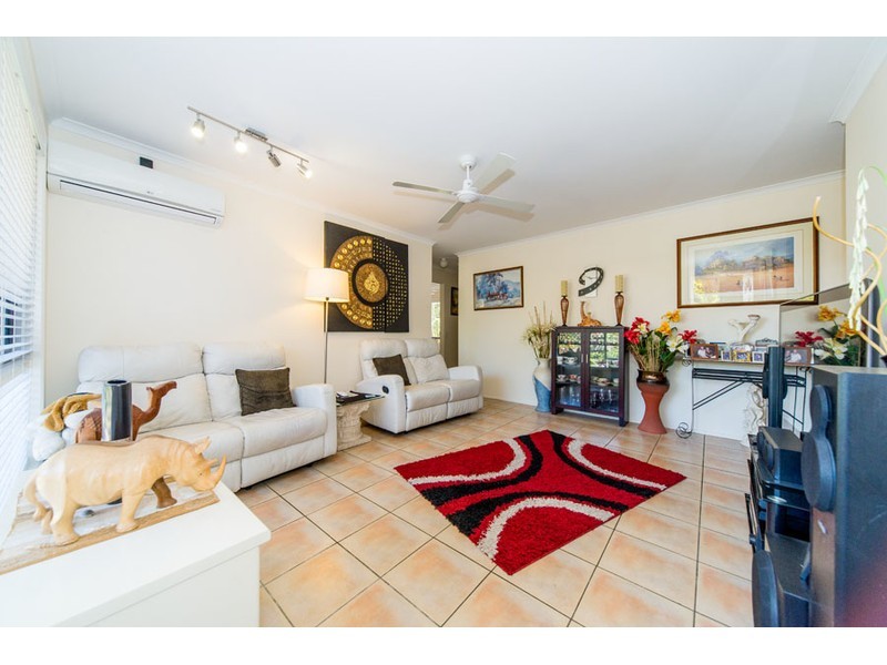 2/2 Cassandra Crescent, Labrador QLD 4215