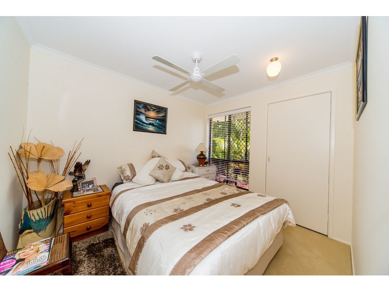 2/2 Cassandra Crescent, Labrador QLD 4215