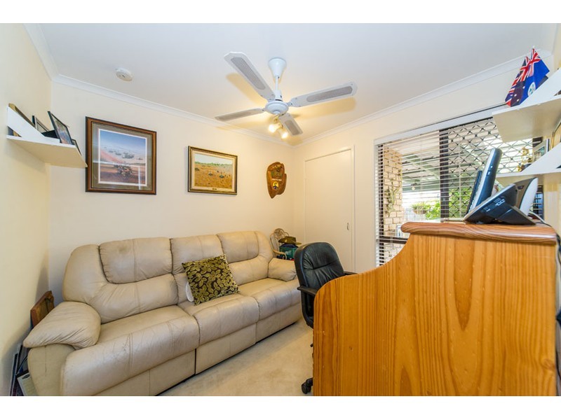 2/2 Cassandra Crescent, Labrador QLD 4215