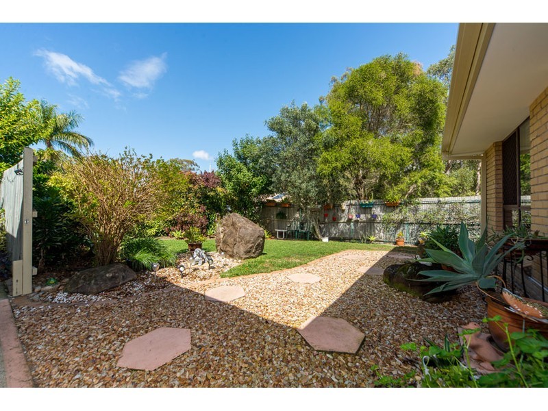 2/2 Cassandra Crescent, Labrador QLD 4215