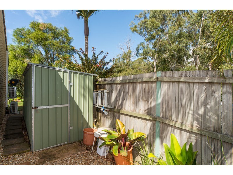 2/2 Cassandra Crescent, Labrador QLD 4215