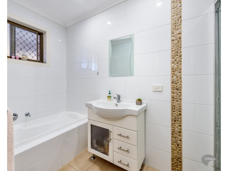 1/23 Brown Street, Labrador QLD 4215