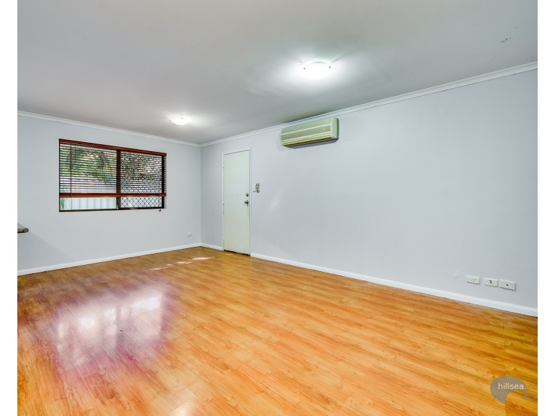 2/118 Kumbari Avenue, Labrador QLD 4215